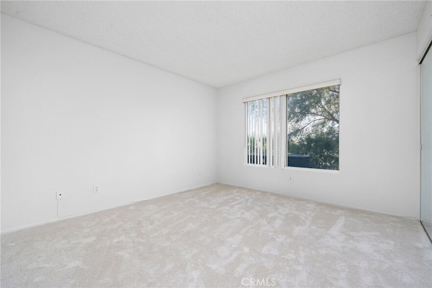 Building Photo - 26342 Forest Ridge Dr