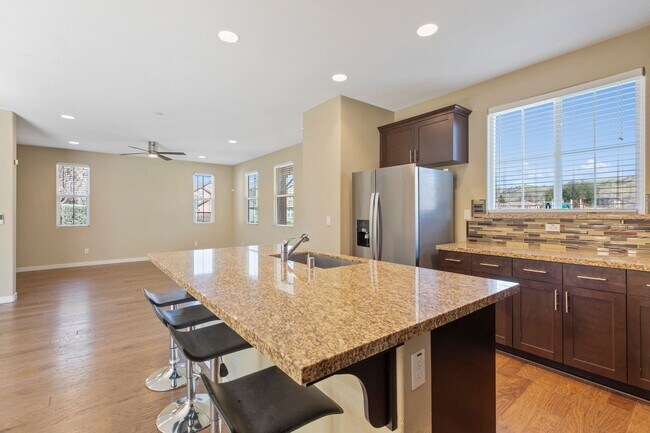 Building Photo - 20833 Grapevine Dr
