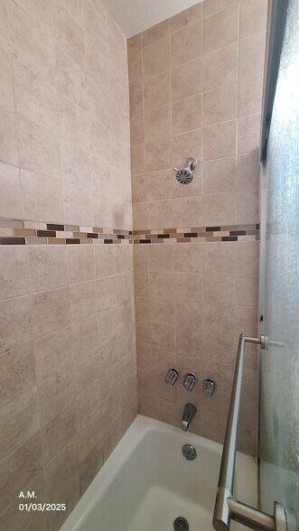 Building Photo - 912 N Market St