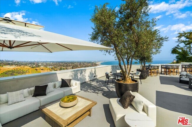 Building Photo - 766 Paseo Miramar