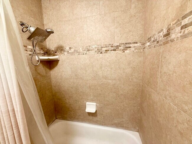 Building Photo - 16730 Frigate Dr