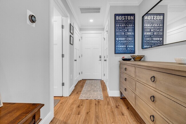 Building Photo - 1721 Centre St