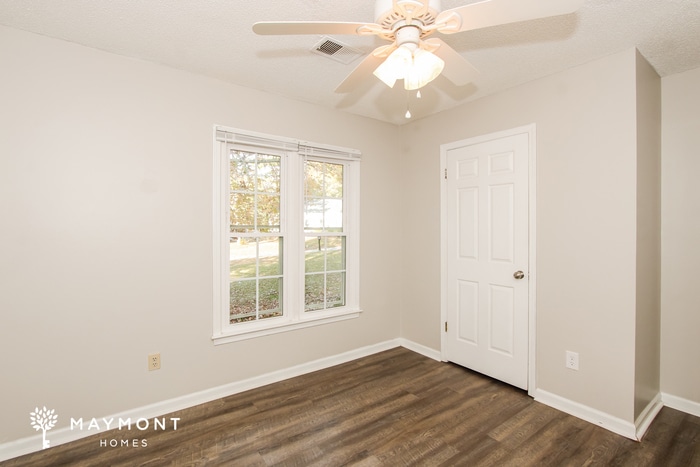 Building Photo - 10 Market Hall Ct