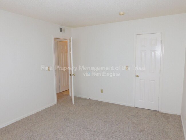 Building Photo - 515 Mystic Dr