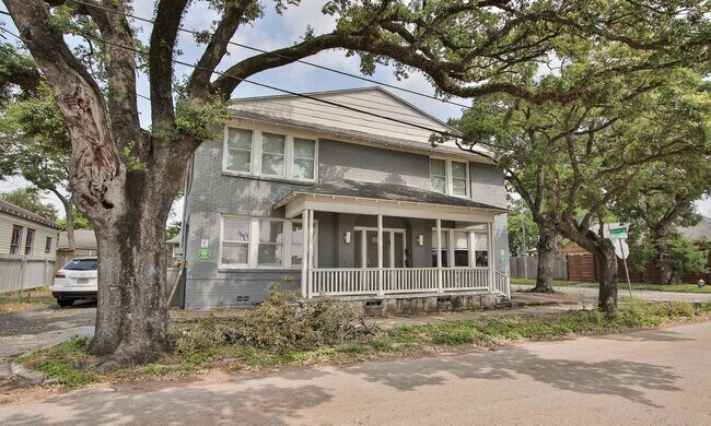 Building Photo - 316 Eastwood St