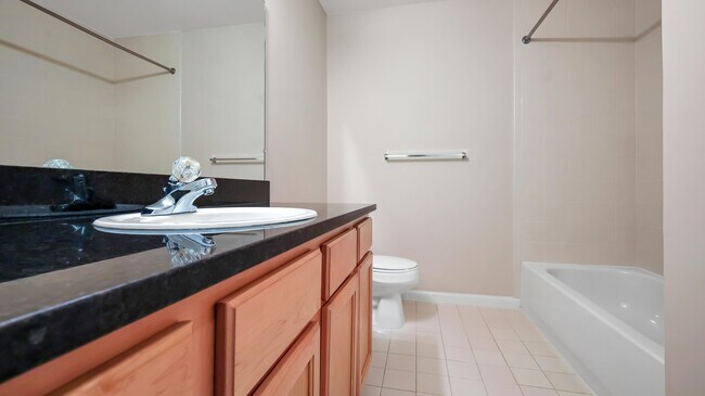 Building Photo - 5593 Stoney Pl N