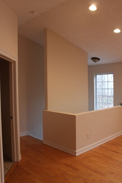 Building Photo - 1506 Knollwood Ave