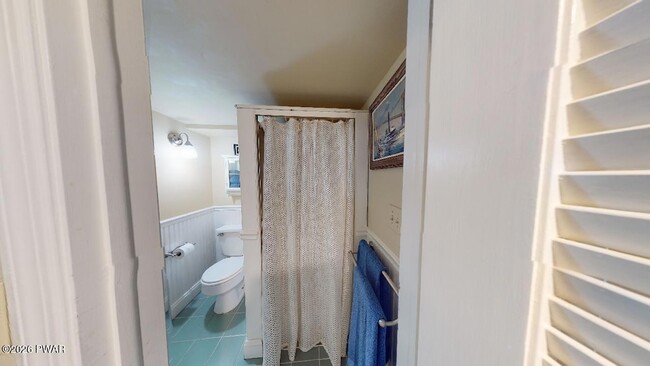 Building Photo - 144 Sawkill Ave