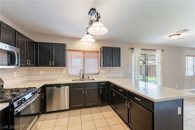 Building Photo - 688 Emerald City Ave