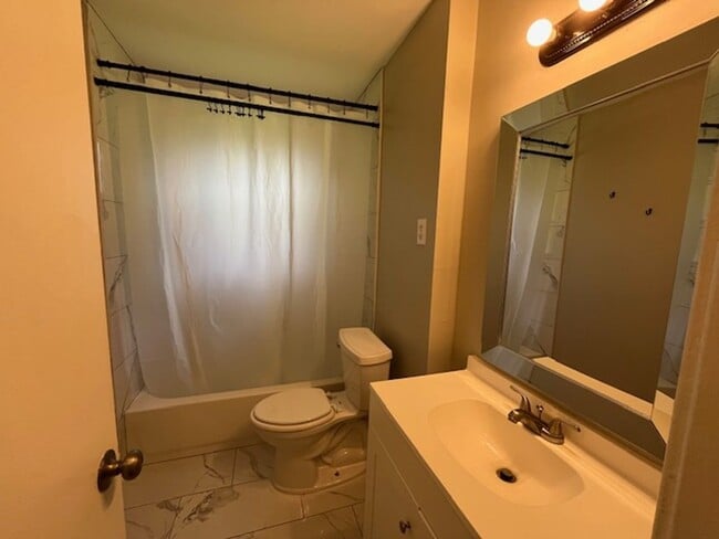 Building Photo - Renovated 3 Bedroom 1 Bath Home for Rent!!