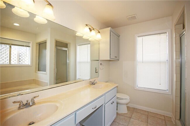 Building Photo - 2308 Sycamore Trail