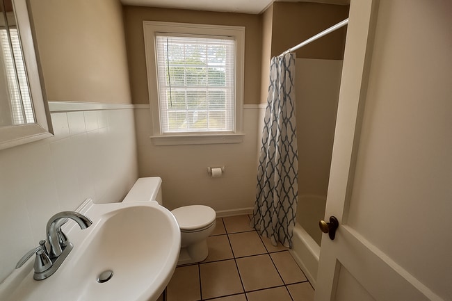 Building Photo - Spacious & Stylish 3-Bedroom Near Wake For...