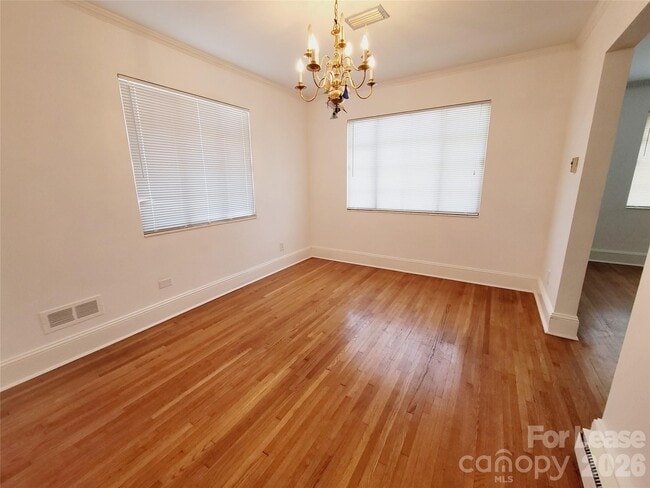 Building Photo - 1348 E Woodlawn Rd