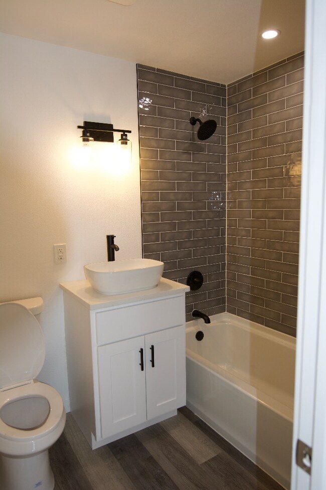 Building Photo - 8585 E Costilla Pl