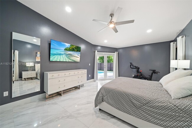 Building Photo - 15484 SW 42nd Terrace