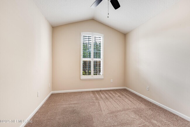 Building Photo - 14000 Red Rock Lake Dr