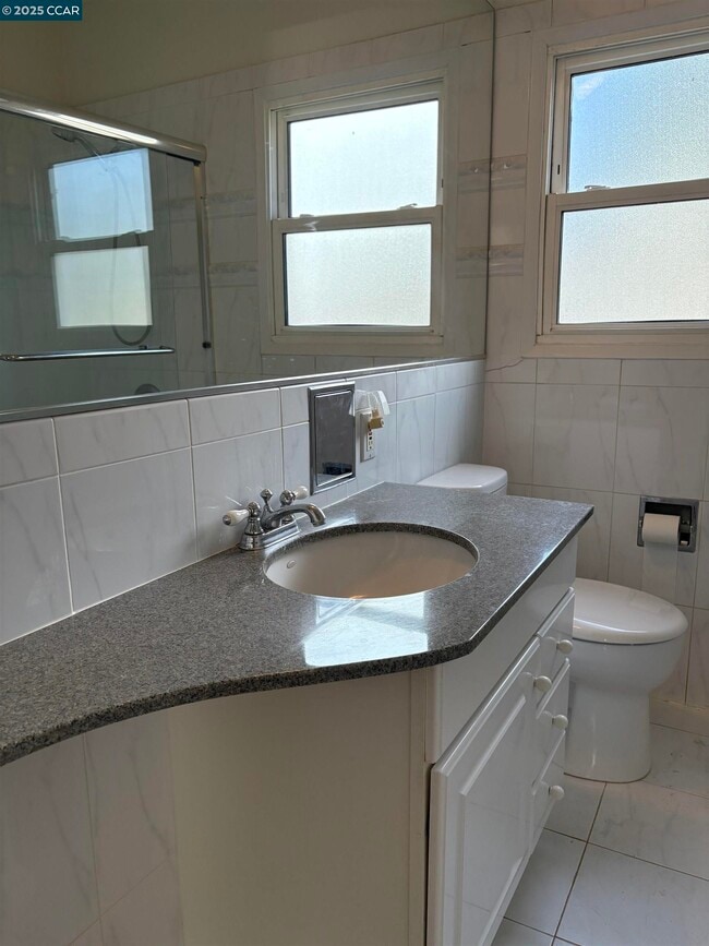 Building Photo - 1140 Arreba St