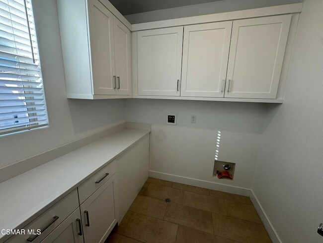 Building Photo - 701 Edward Scholle Dr