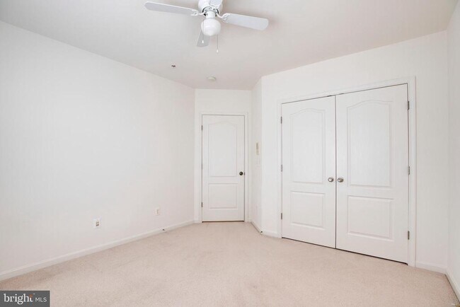 Building Photo - 42670 Hollyhock Terrace