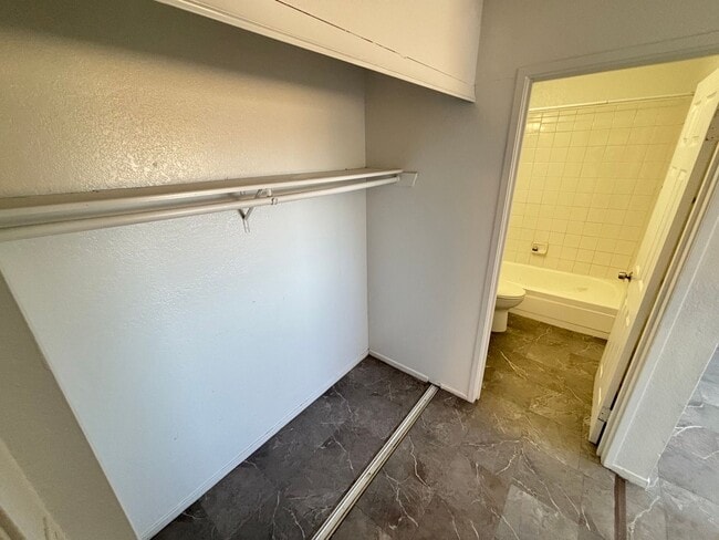 Building Photo - Charming 3Bed/1Bath apartment located in North Las Vegas— Enjoy Rent-Free Holidays!