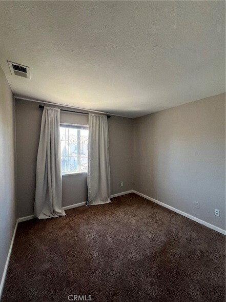 Building Photo - 557 Summerfield Way