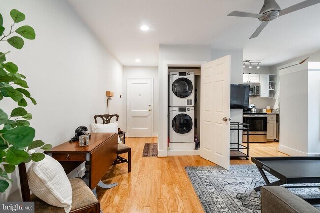 Building Photo - 4004 Beecher St NW