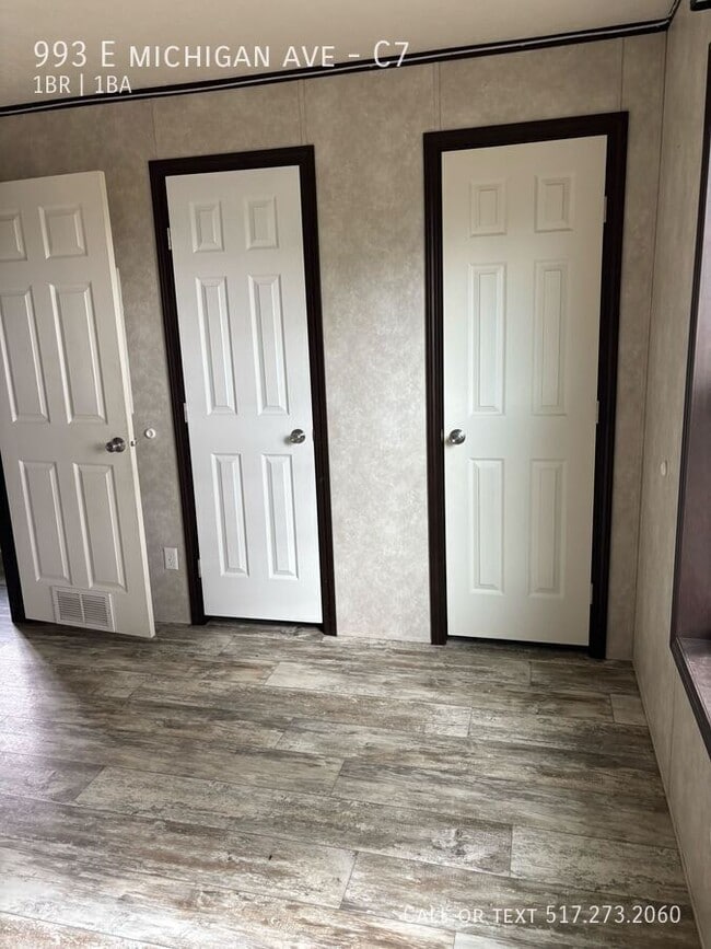 Building Photo - 993 E Michigan Ave