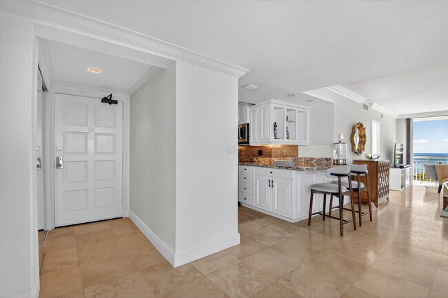 Building Photo - 2780 S Ocean Blvd