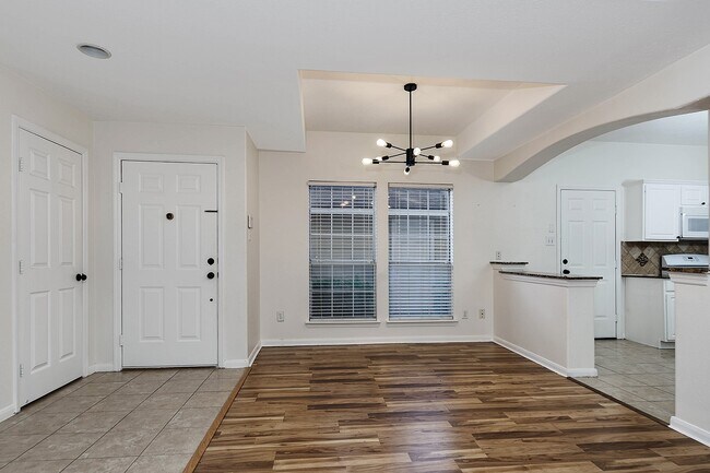 Building Photo - 35 S Avonlea Cir