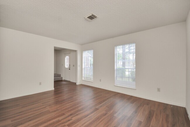 Building Photo - 17210 Colony Creek Dr