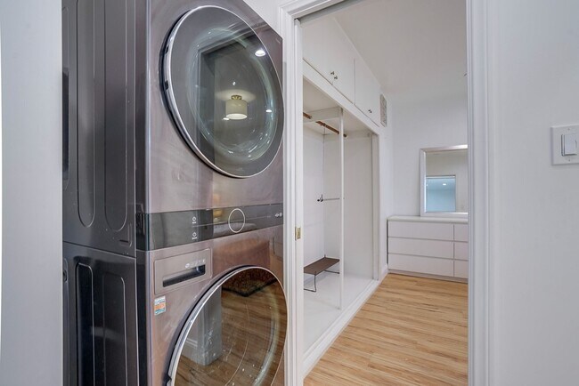 Building Photo - 12042 Sylvester St