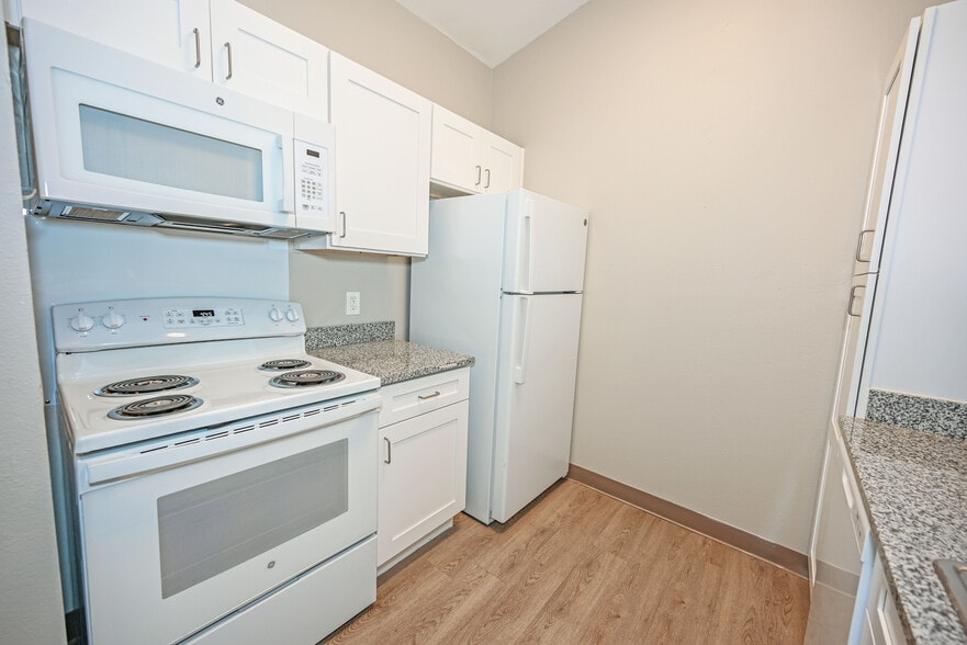 Primary Photo - Worthington Point Aparments