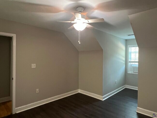 Building Photo - 253 Chadwick Cir