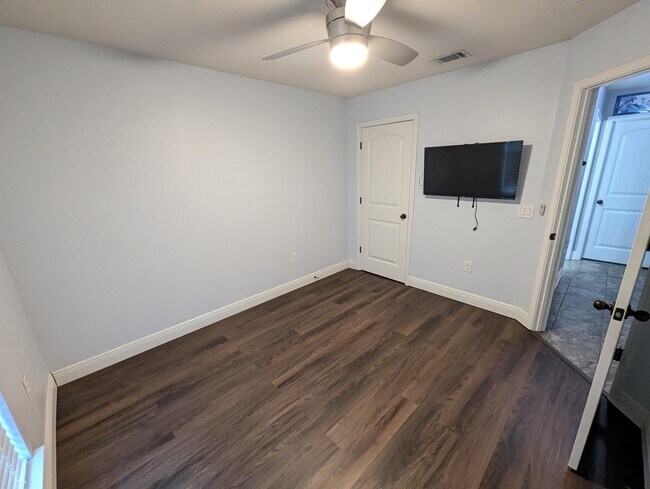 Building Photo - 6598 Britt St