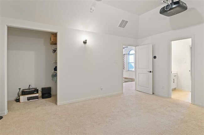 Building Photo - 1611 McMaster Ln