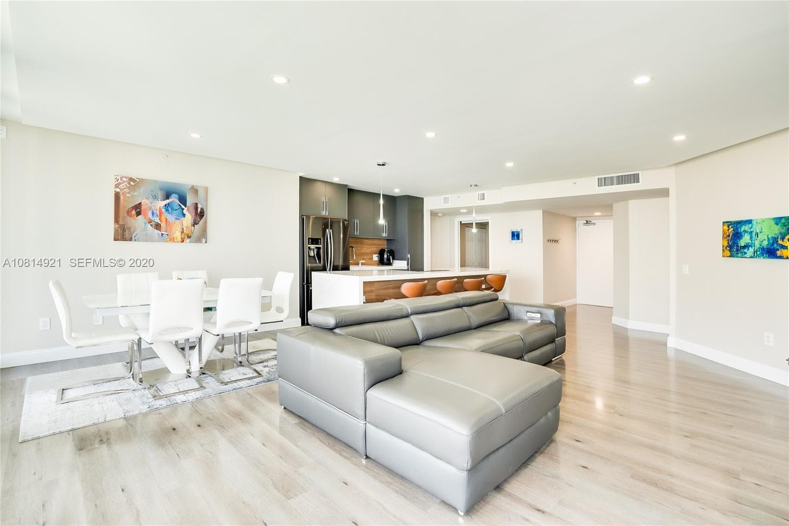 Building Photo - 16400 Collins Ave
