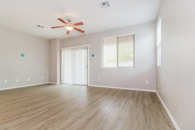 Building Photo - 15410 W Laurel Ln