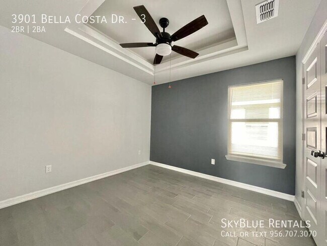 Building Photo - 3901 Bella Costa Dr