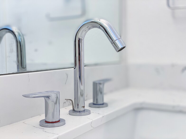 Building Photo - 5950 N 78th St