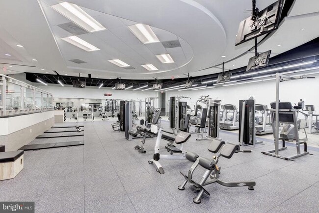 Building Photo - 1021 Arlington Blvd