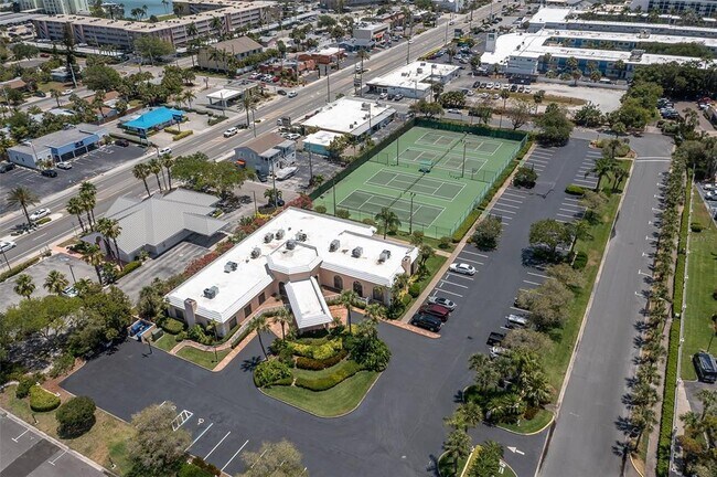 Building Photo - 6500 Sunset Way