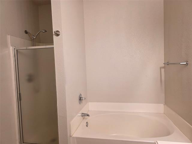 Building Photo - 4758 Marina Del Rd