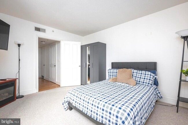 Building Photo - 414 Water St