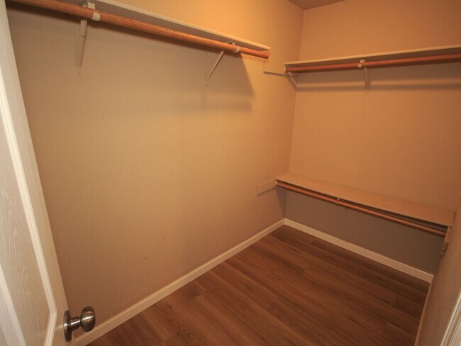 Building Photo - 3715 S 182nd St