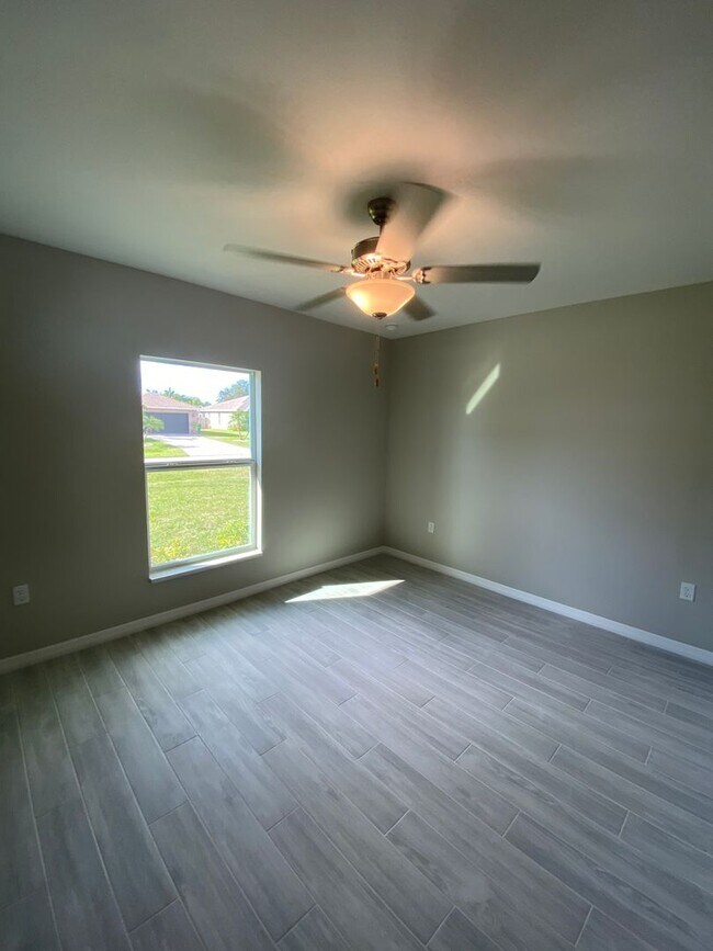 Building Photo - House for rent