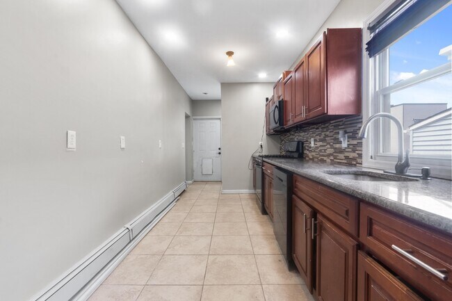 Building Photo - 271 Cator Ave