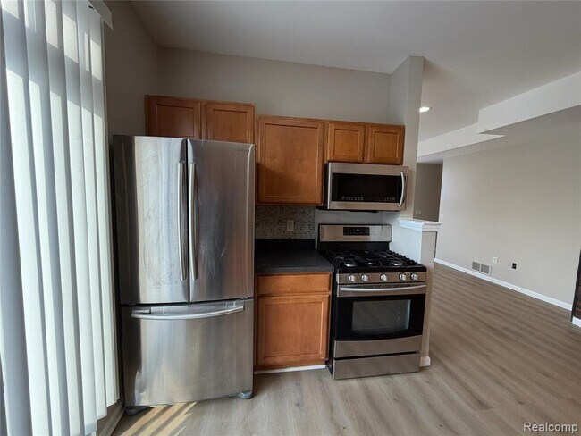 Building Photo - 575 Summerfield Dr