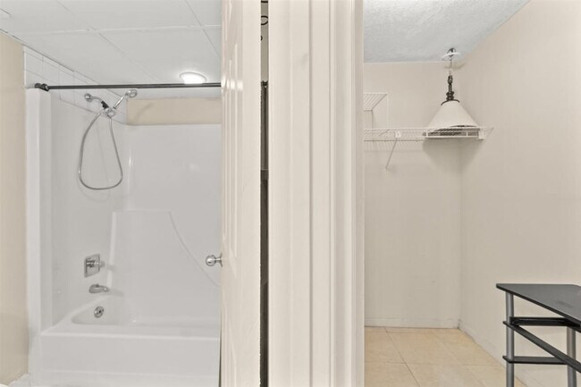 Building Photo - 17155 FL-30