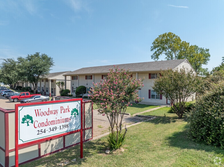 Primary Photo - Woodway Park Condominiums