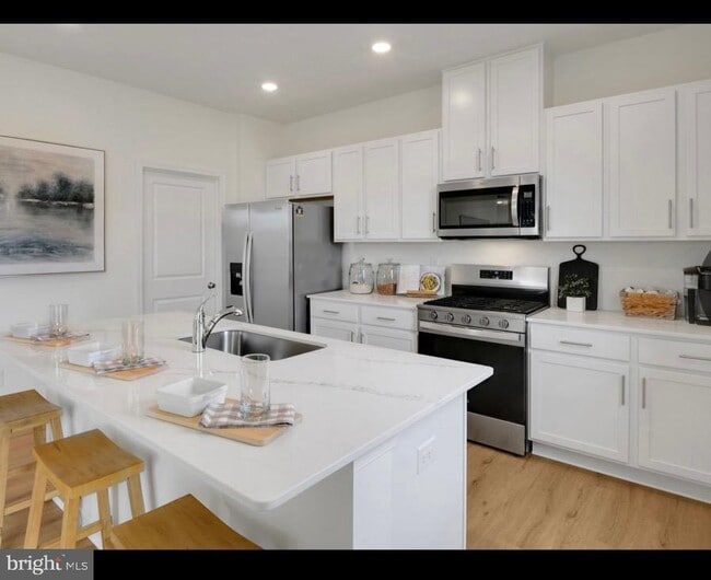 Building Photo - 123 Malibu Dr